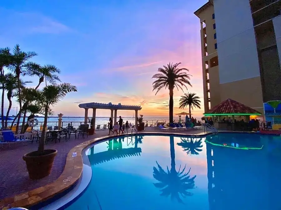 Holiday Inn & Suites Clearwater Beach